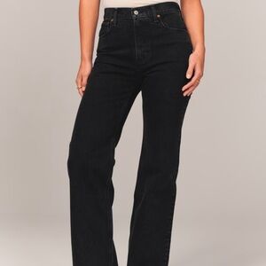 Abercrombie women’s high rise relaxed jean in black